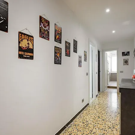 Guesthost - Woodstick House Appartement La Spezia