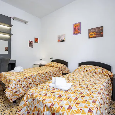 Guesthost - Woodstick House * La Spezia