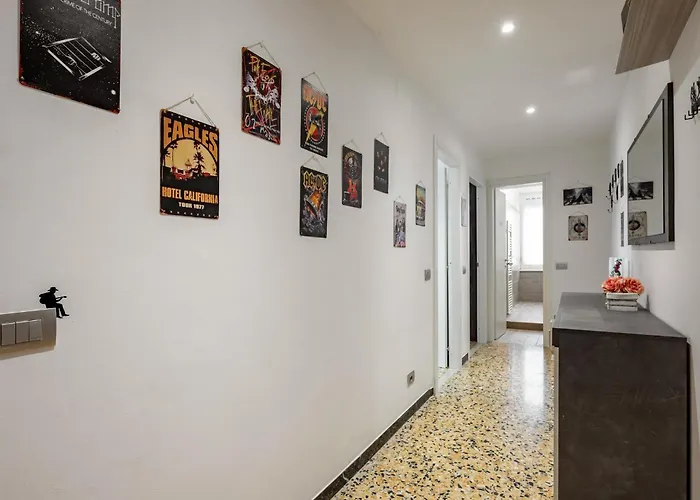 Guesthost - Woodstick House Lägenhet La Spezia